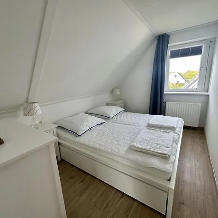 Holiday home Bohemien 42 Sint Maartensvlotbrug